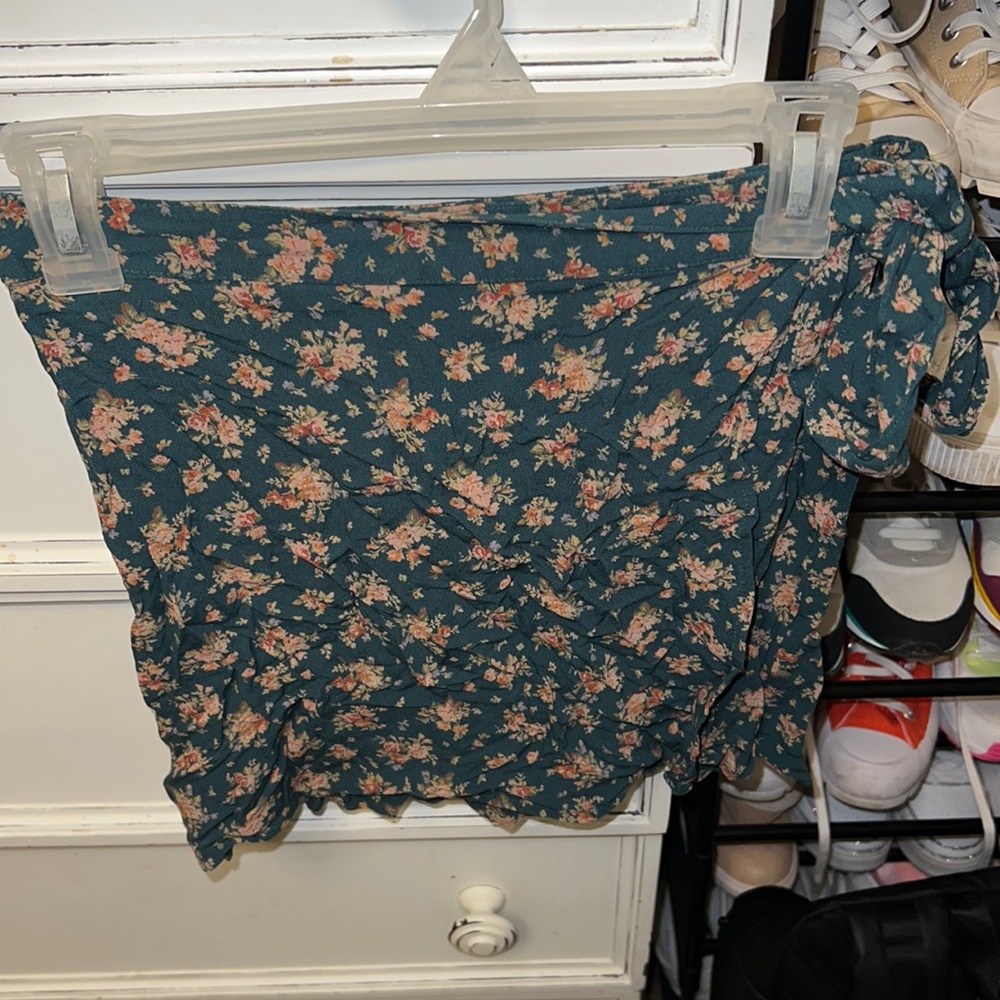 American Eagle Floral Skirt